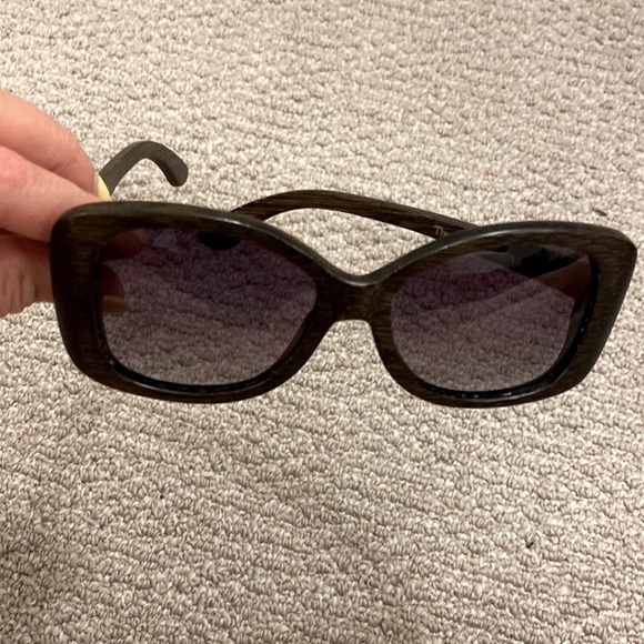 Bamboo Sunglasses - Toronto made - Picture 4 of 4